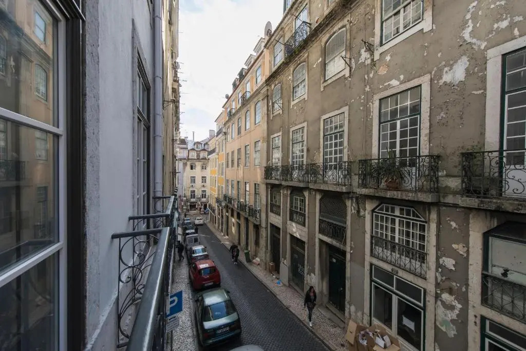 Lovelystay - Charming 3 Bedroom Wonder Downtown