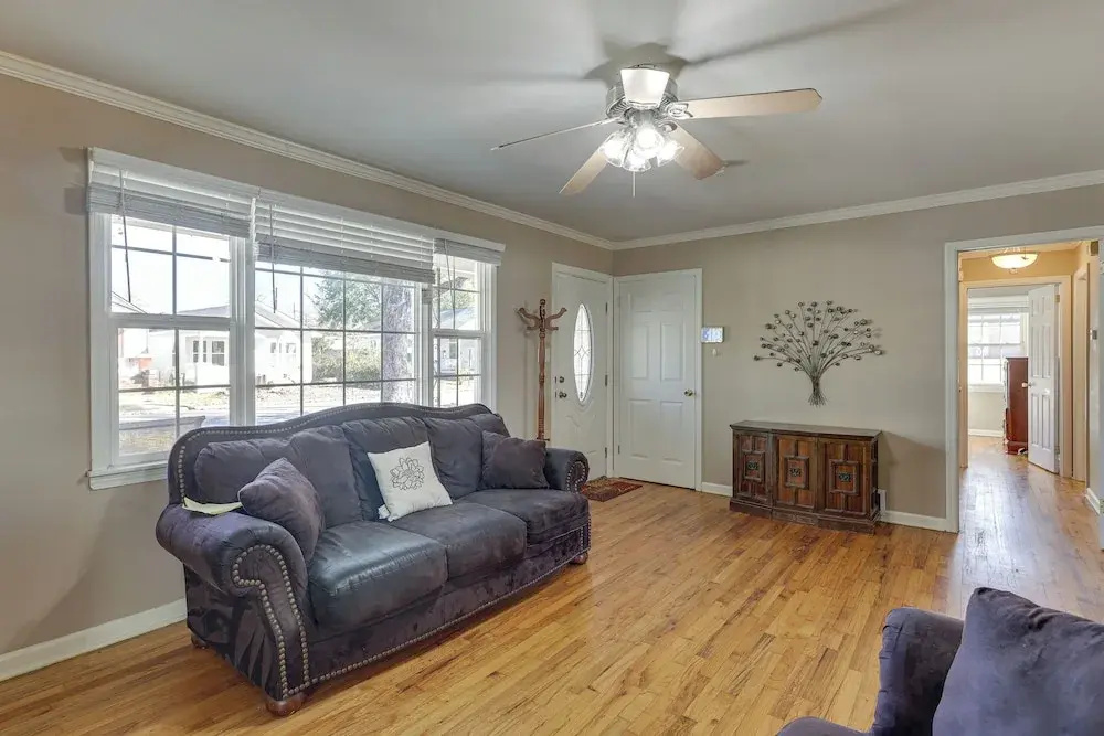 2 Mi to Downtown Savannah: Historic Home