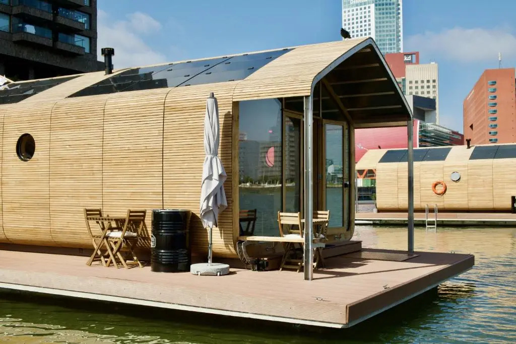 Wikkelboat Nr2 at Floating Rotterdam Rijnhaven