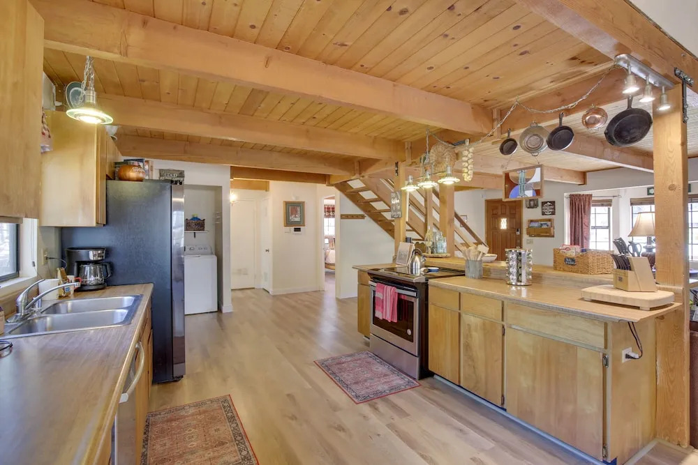 Dancing Bear Lodge ~ 1 Mi to Big Bear Lake!