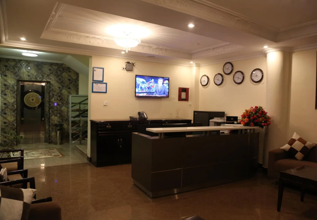 Caravan Hotel