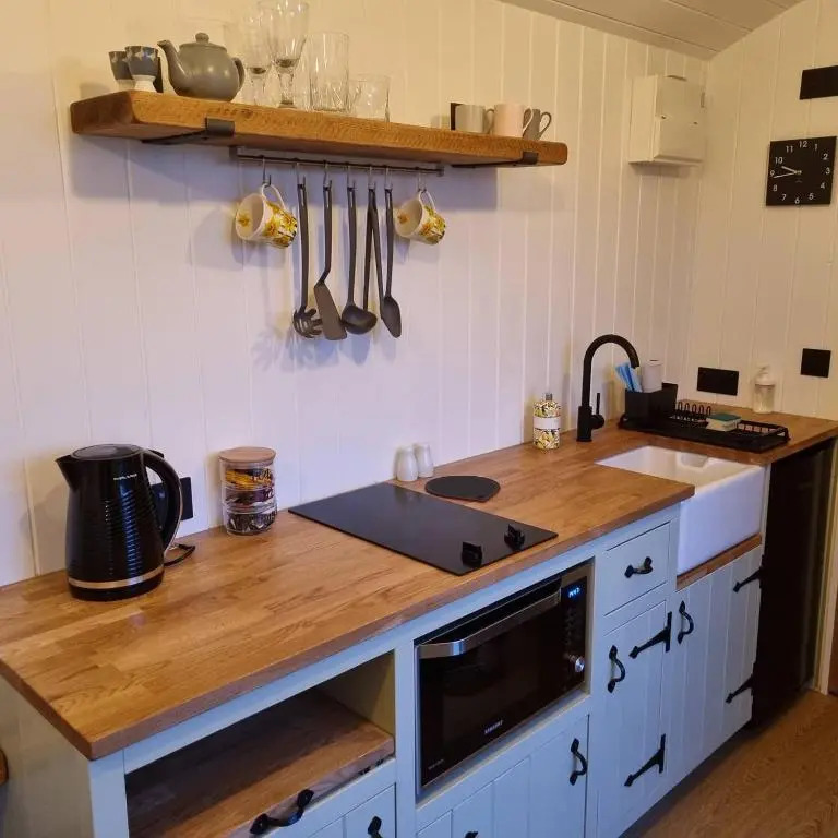 Tolverne Luxury Shepherds Hut