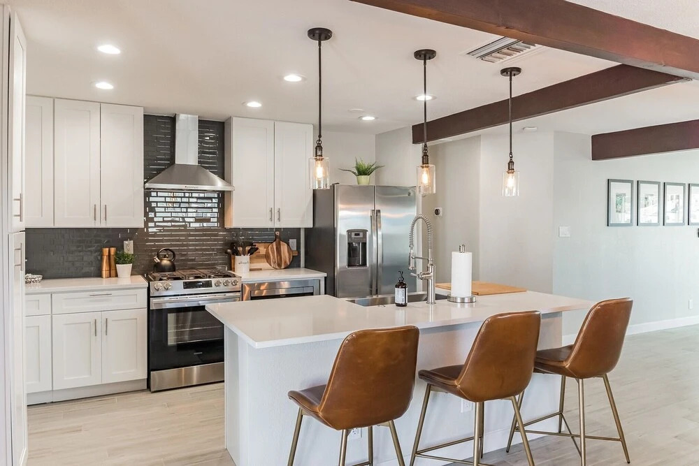 Fairmount House - Modern & Sophisticated With Large Backyard 3 Bedroom Home by Redawning