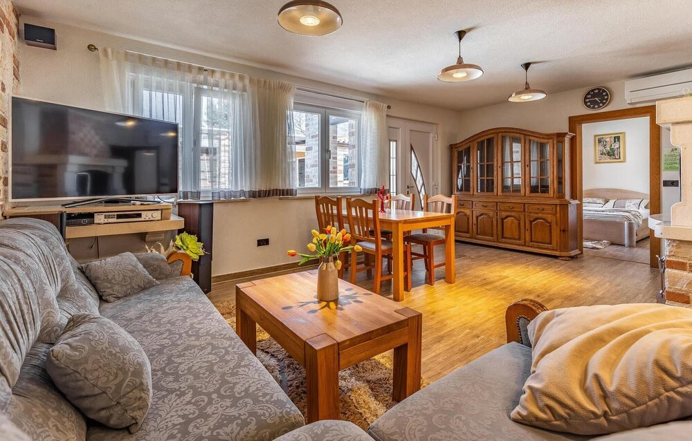 Awesome Home In Medulin With Sauna