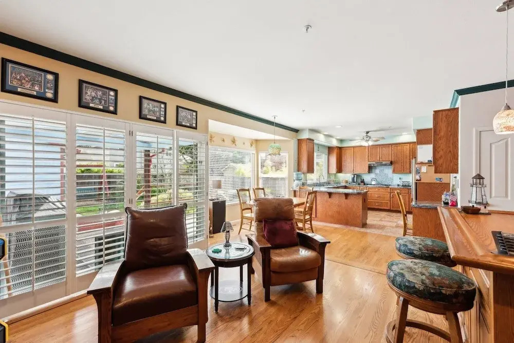 Coastal Getaway 5 Bedroom Home