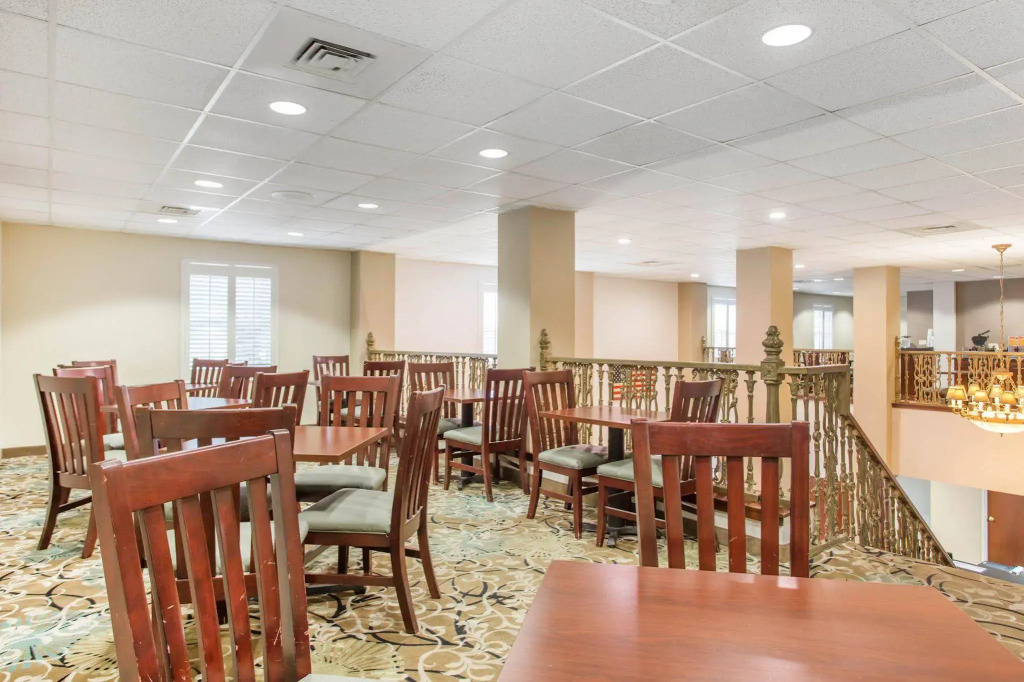 Comfort Inn & Suites Patriots Point
