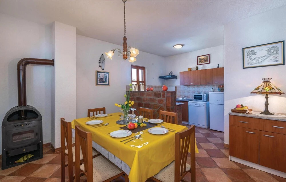 Stunning Home In Hrboki