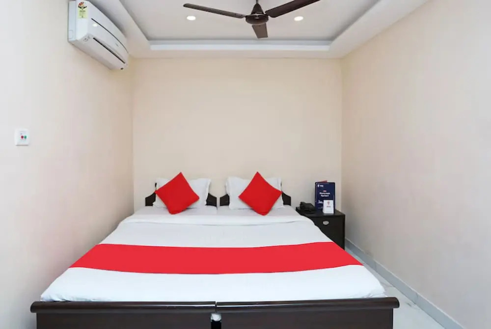 Goroomgo White Palace Hotel & Resort New Alipore Kolkata