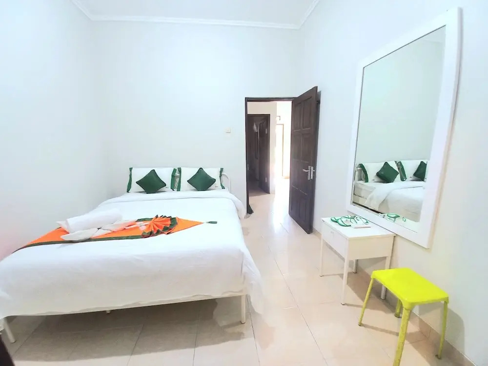 Homestay Syariah Jakal By Simply Homy
