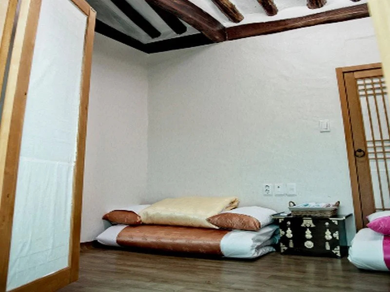 Lili House