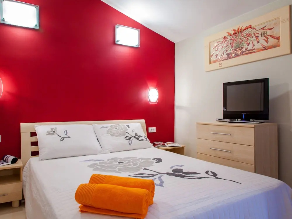 Lovely Holiday Home in Stanići near Sea Beach
