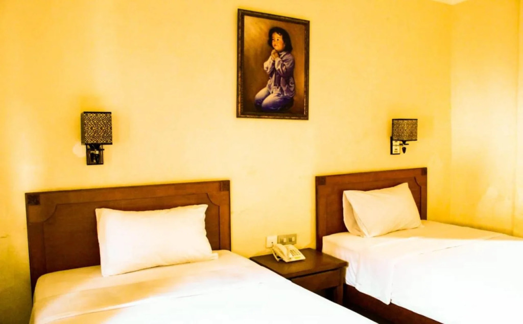 Pia Hotel