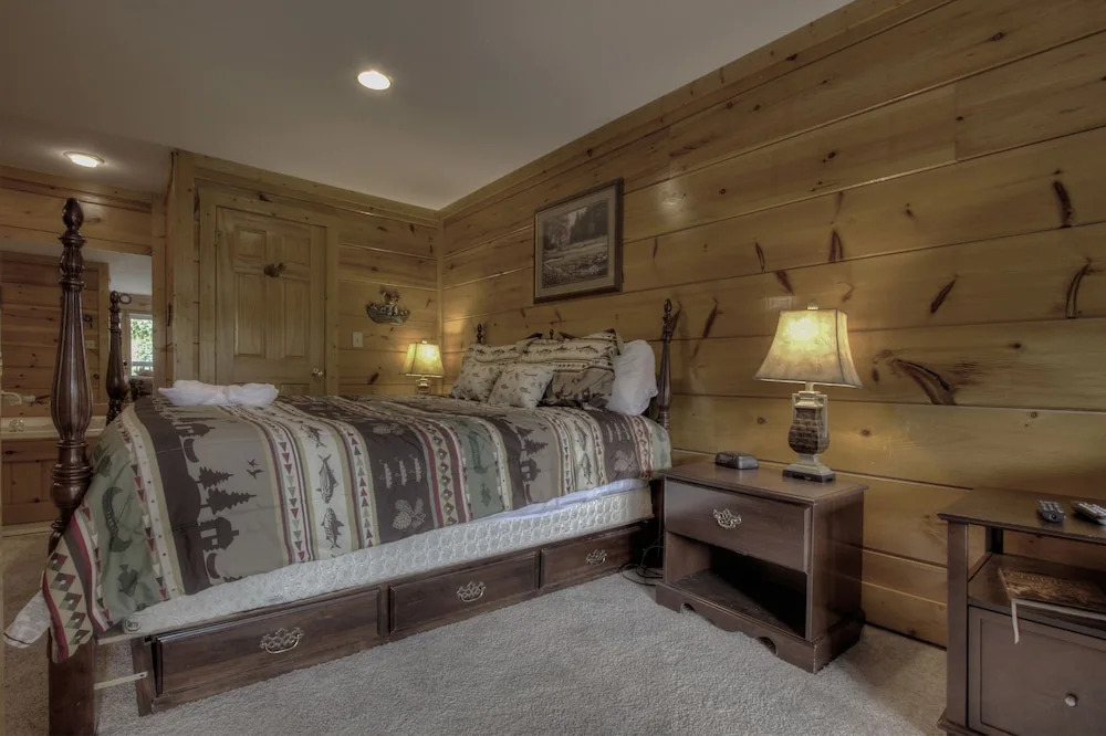 The Nutty Nook  287 - Two Bedroom Cabin