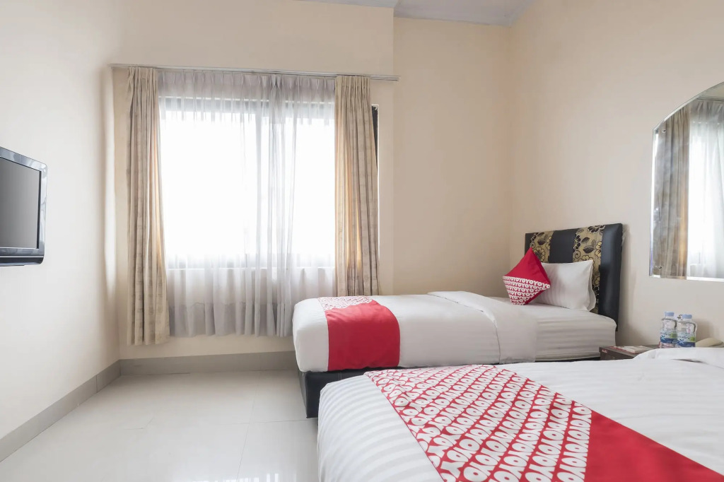 OYO 317 New Legend Hotel