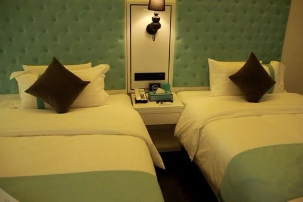 Xana LITE Hotel 5th Avenue Branch
