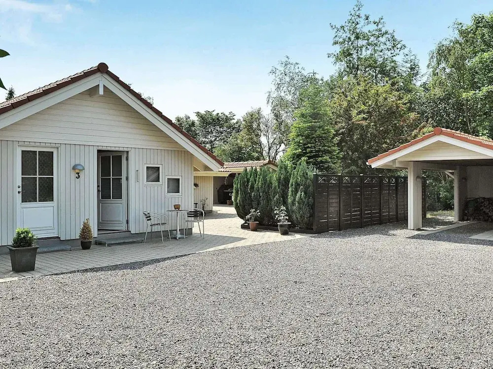 8 person holiday home in Oksbøl-By Traum