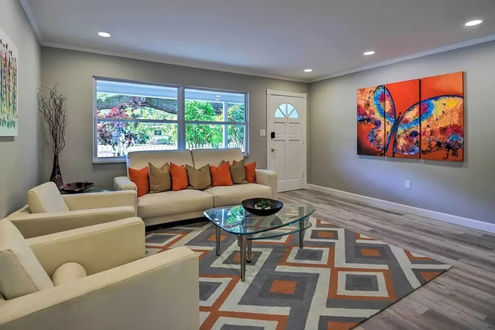 Sunny Sarasota Home w/ Yard < 2 Mi to Downtown!