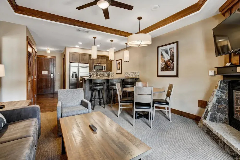 Luxury 1 Bedroom Condo with Slopeside View 1 Condo
