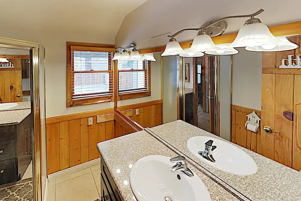New Listing! Lake Getaway W/ Private Hot Tub 5 Bedroom Home