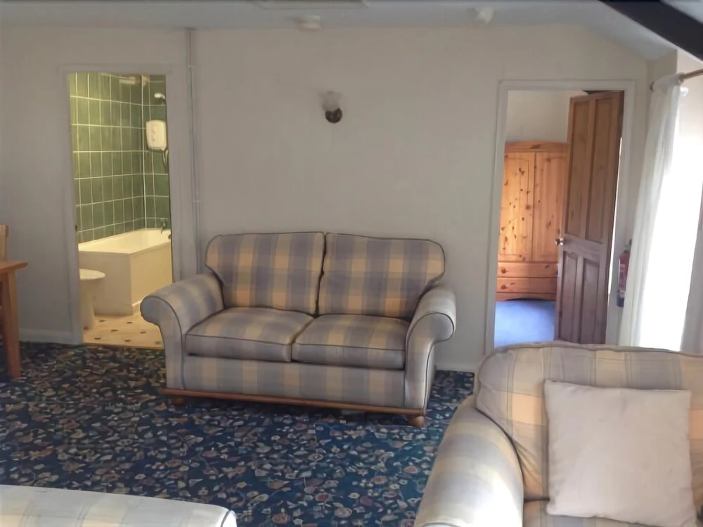Safe Harbour Inn