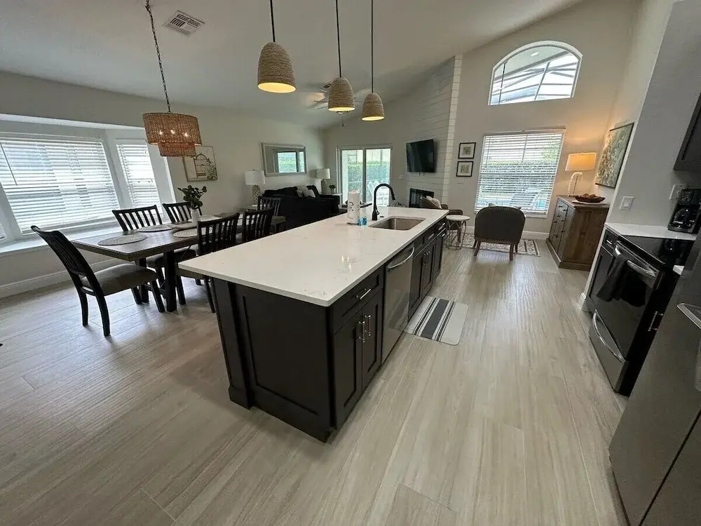 3067bal South Facing Pool & Spa - Free Pool Heat Special!!