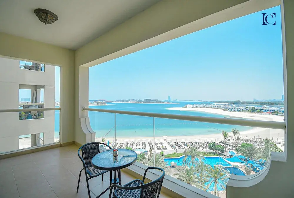 Palm Jumeirah's Spectacular Ocean-View Apartment - NBT