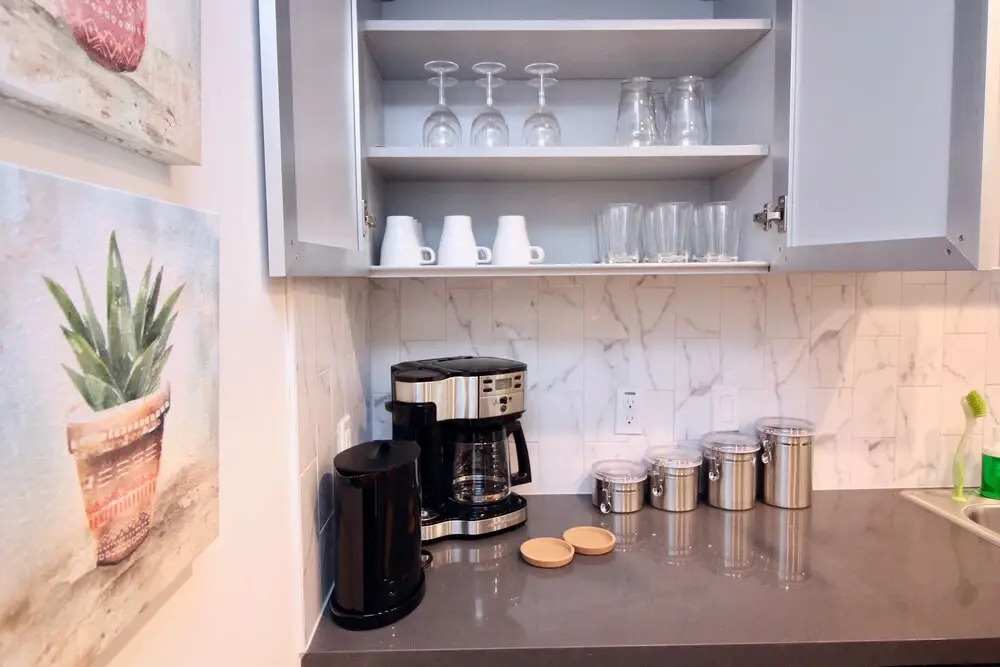 LA Luxury Suites Parking 2 BD 2 BA