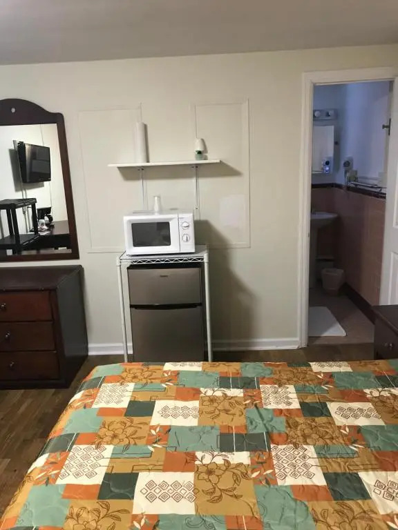 Evergreen Motel