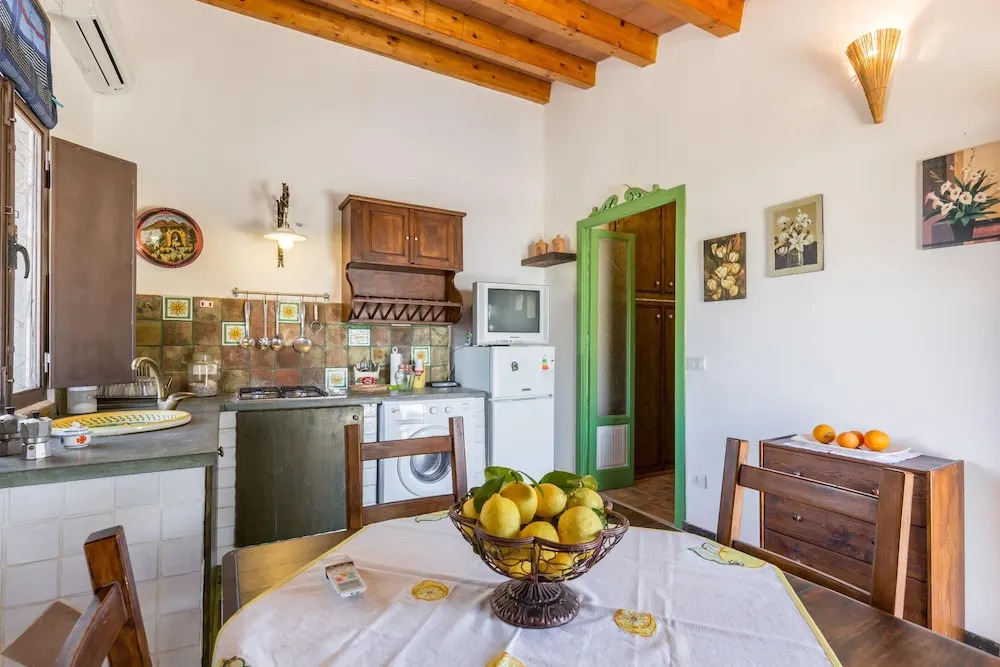 House With one Bedroom in Avola, With Enclosed Garden - 2 km From the Beach