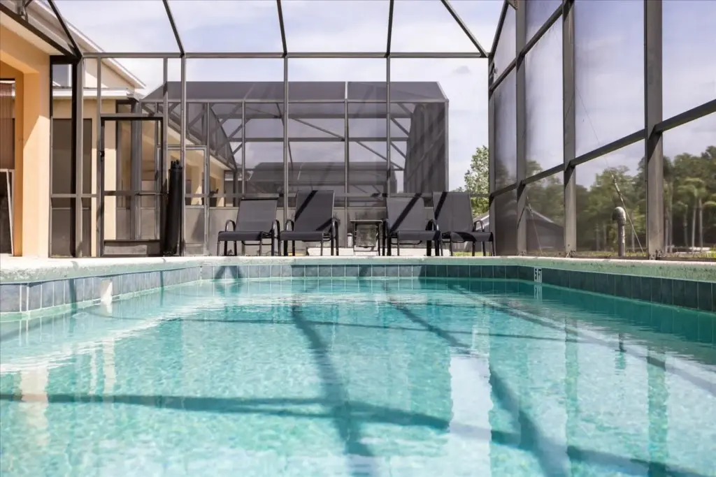 6 Bedrooms 45 Bathrooms Seasons 1270 Sb