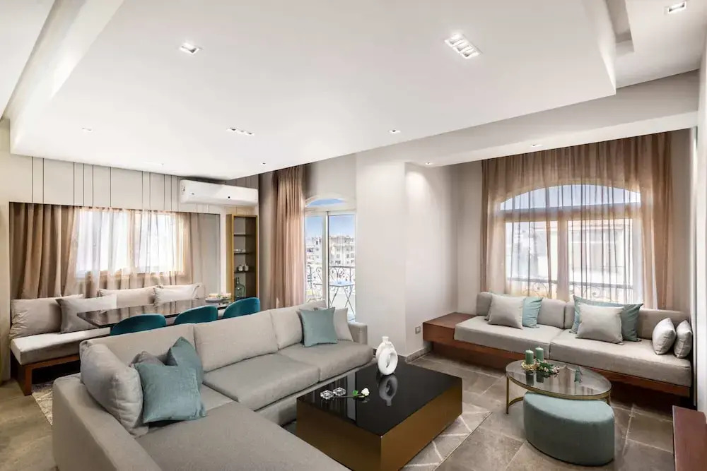 Xuru Stays I The Sleek & Ritzy 2 BDR 15 min From CAI Airpt