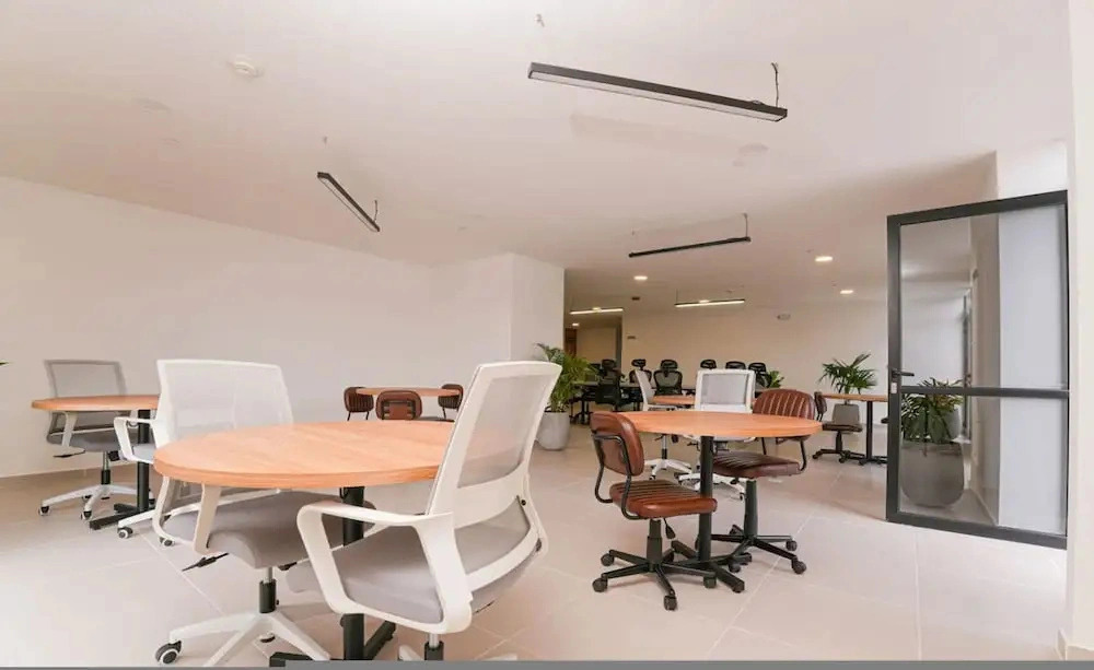 Metropolitan Living - 715b