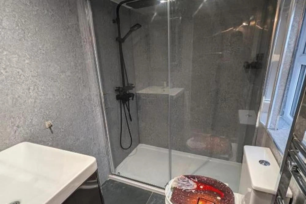 London-2br-sleeps6-skysports-netflix-disneyplus