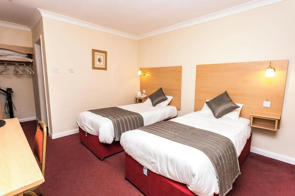 Borough Arms Hotel