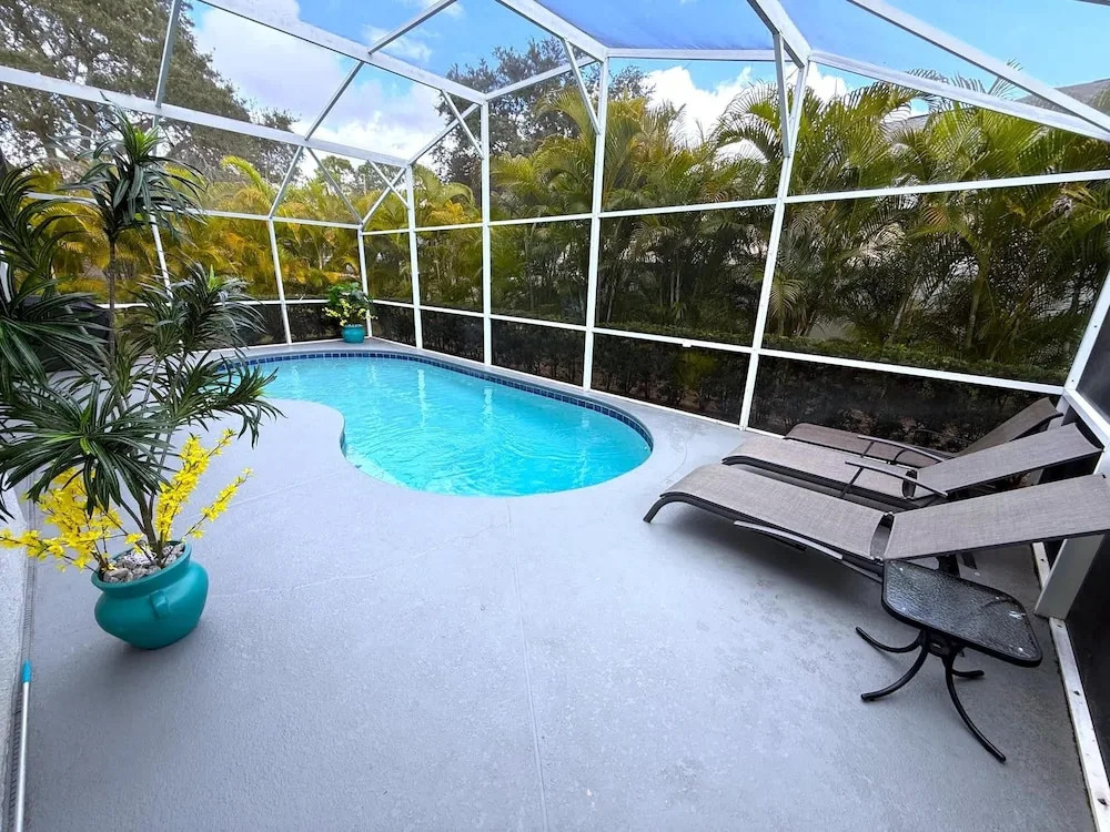 Beautifully Remodeled Pool Home in Southern Dunes