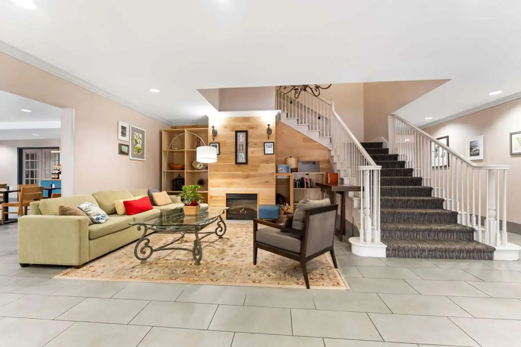 Country Inn & Suites by Radisson, Macon North, GA