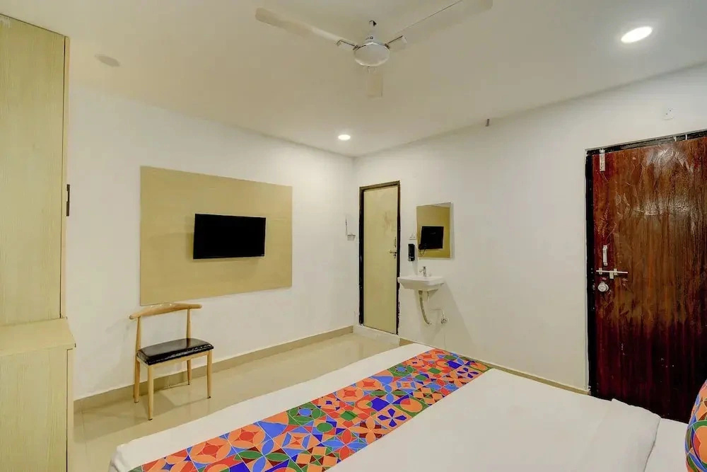 FabHotel Wild Wings Gachibowli