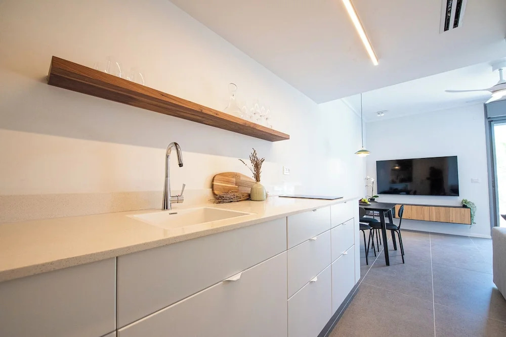 PORT CITY HAIFA - Luxury Seaview Penthouse w Jaccuzzi