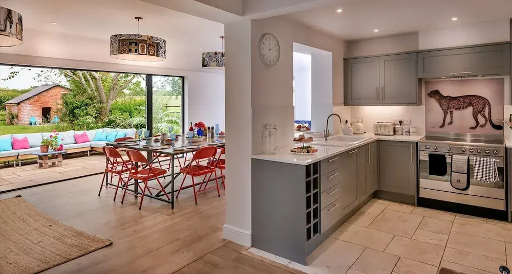 Majestic Cottage Near River Severn, No Deposit