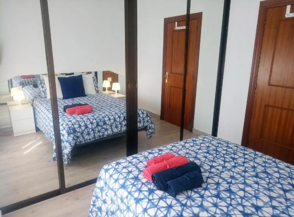 Céntrico apartamento de dos dormitorios, amplio y soleado