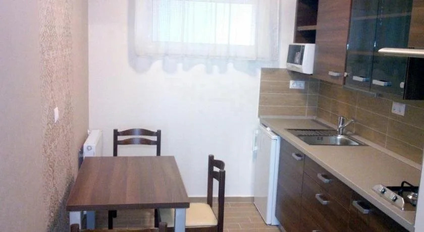 1000 Home Apartments
