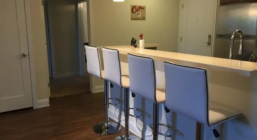 Luxury 2-Bedroom, 2-Bathroom with Pool and Views