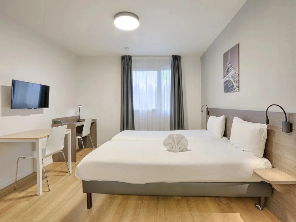 Comfortable Studio for 2 by the Marne