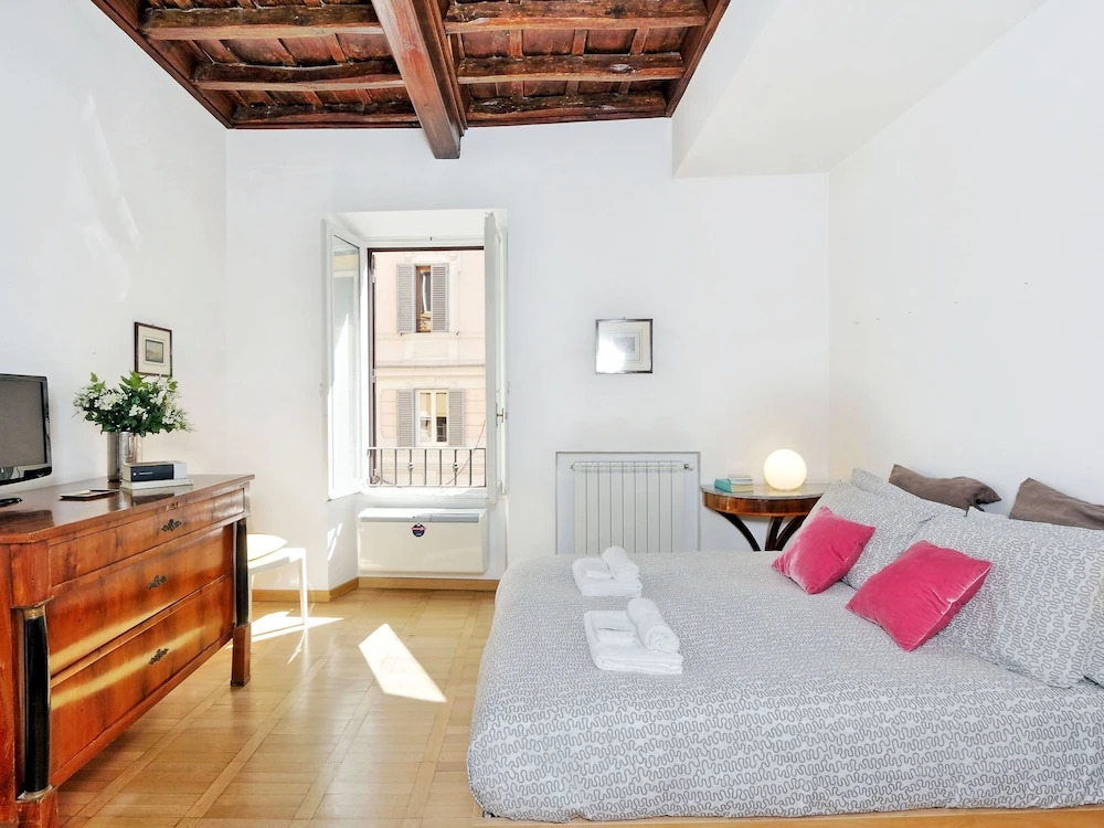 Charme Monti Small Terrace