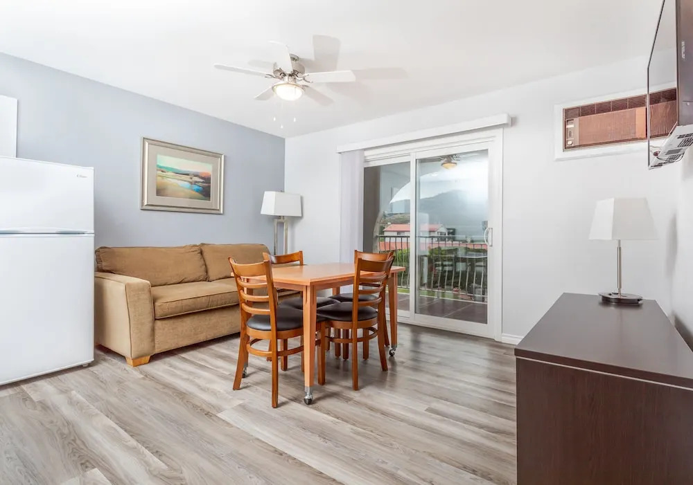 Westridge Motor Inn