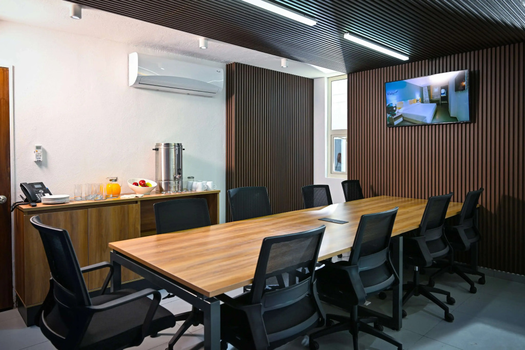 Vista Express Guadalajara Expo SureStay Collection by BW