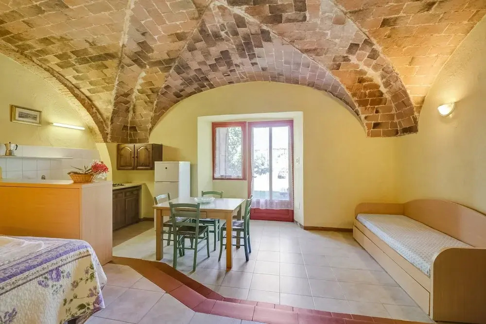 Tuscan Farmhouse in Montescudaio near Sea