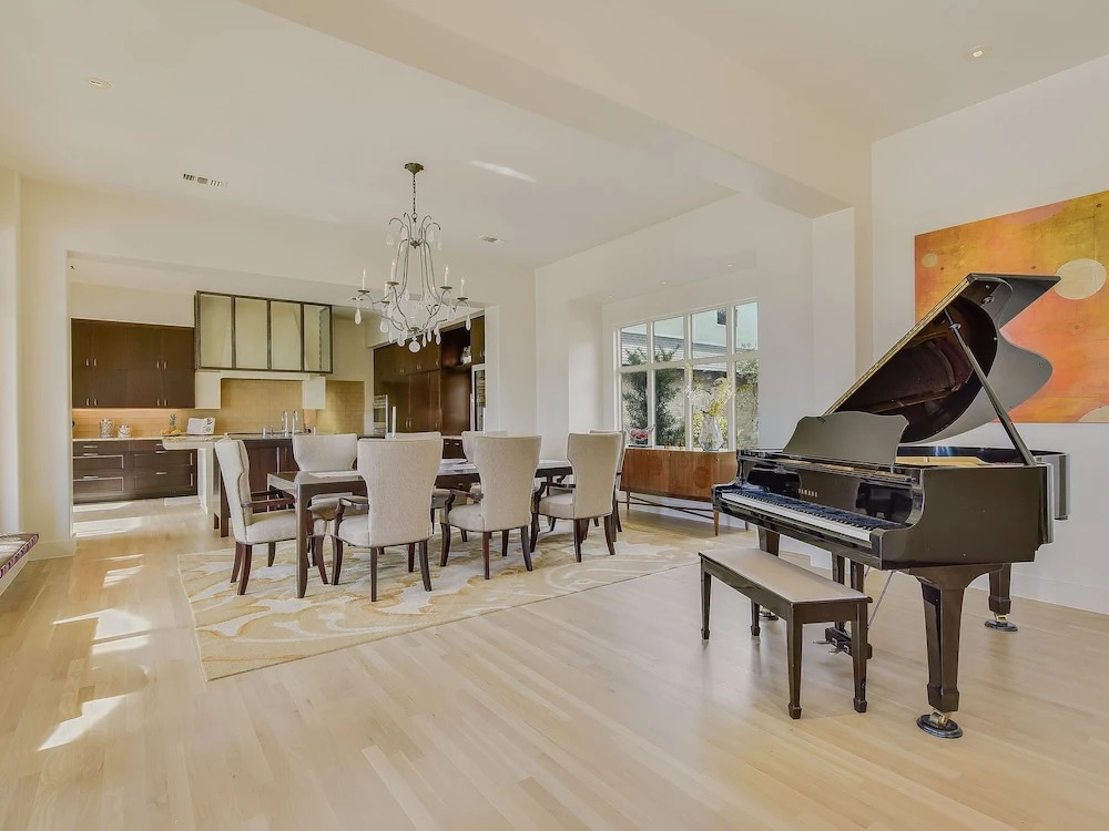The Arrive Harmony On Lake Austin 5 Bedroom Estate