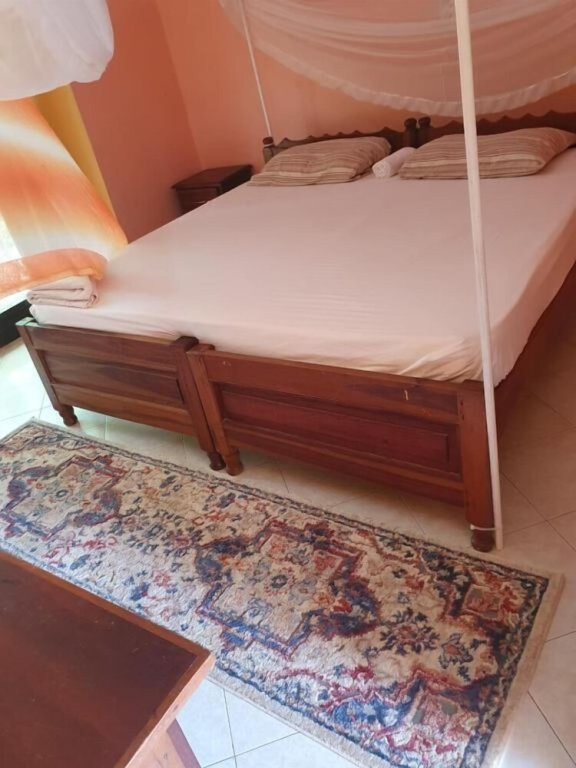 PRIMESHADE GUESTHOUSE
