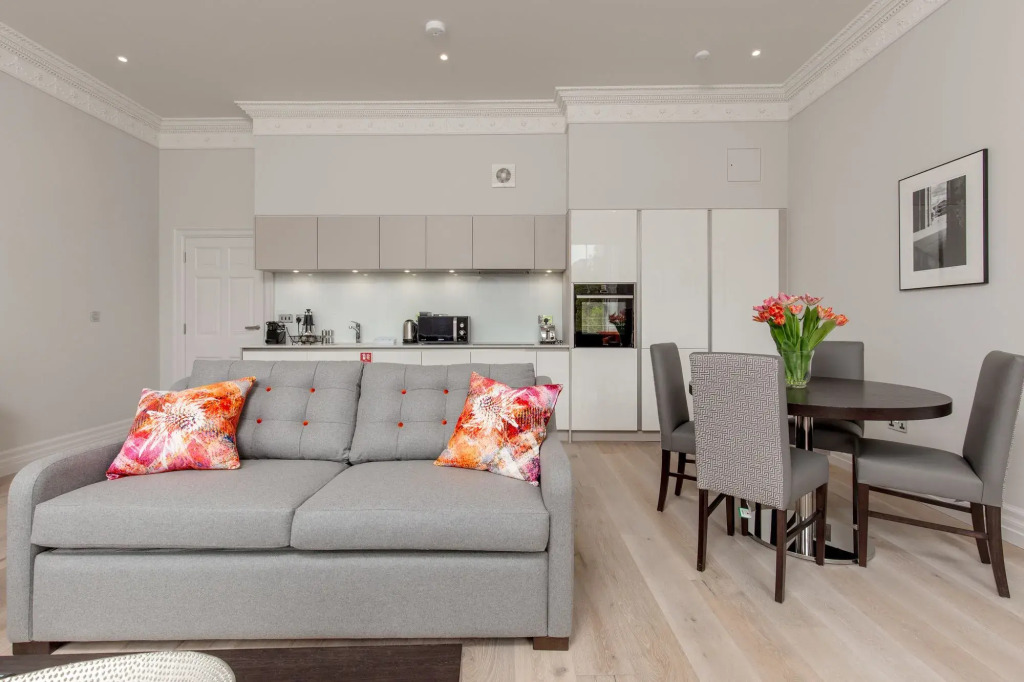 Destiny Scotland - Chisholm Hunter Suites